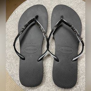 Black fancy flip flop
